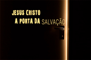 A porta da salvação ainda está aberta. Entra já porque ela vai fechar-se.