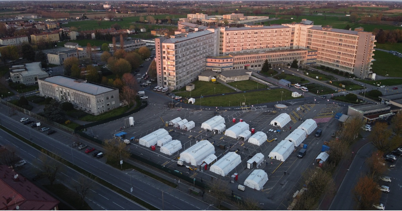 Hospital de campanha da Bolda do Samaritano, em Cremona, Itália