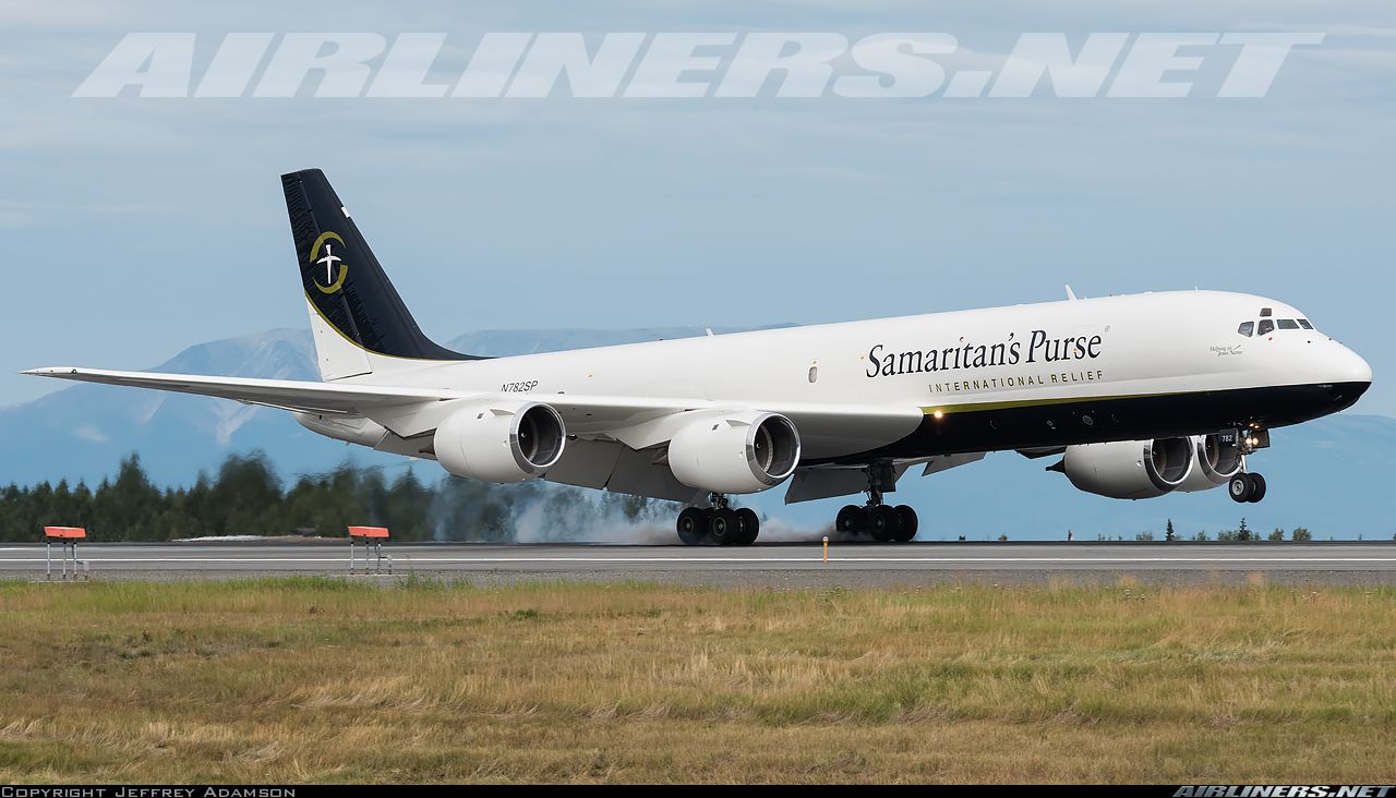Avião da Bolsa do Samaritanto pºara transportar pessoal e material de ajuda