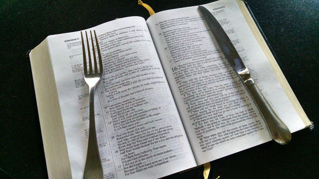 Alimenta-te do alimento sólido da palavra de Deus