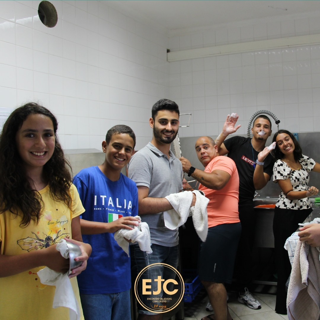 Jovens cozinha EJC