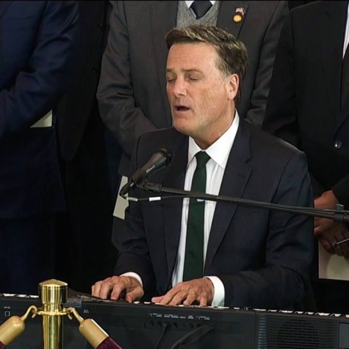 Michael W. Smith canta na cerimónia "Tal como sou" Michael w smith
