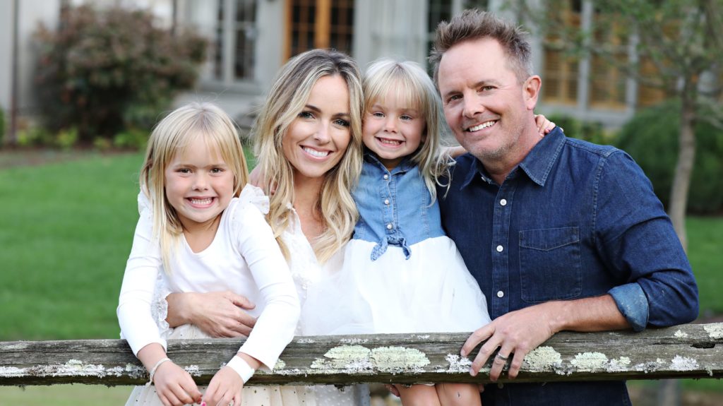Chris Tomlin, esposa e filhas