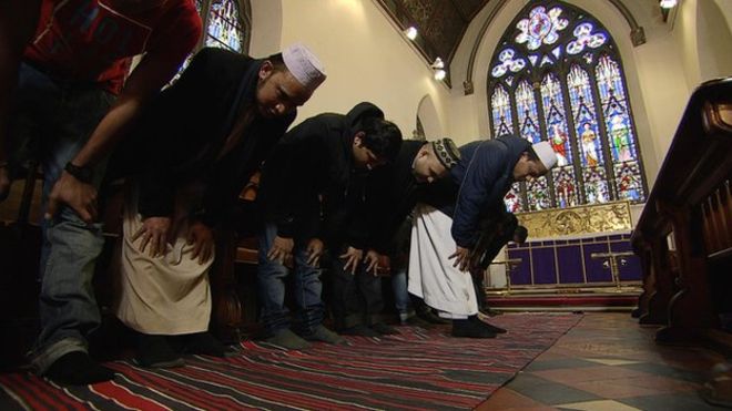  66643923 muslims in church