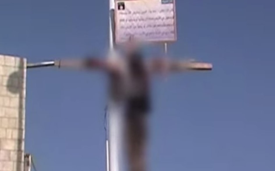 Homem crucificado na Arábia Saudita homem crucificado na arabia saudita