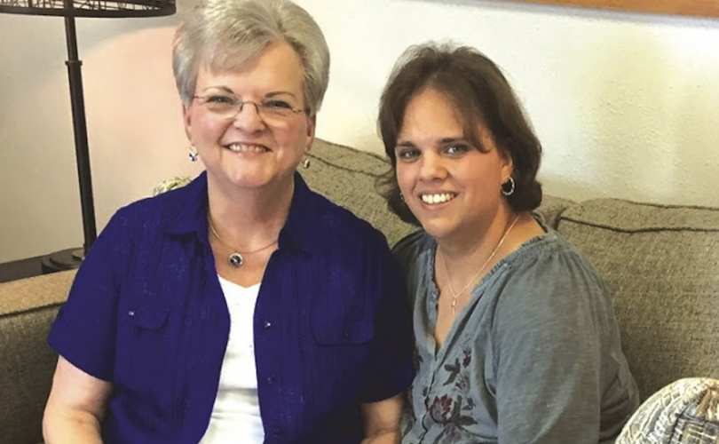 laura perry with mother 1 810 500 55 s c1