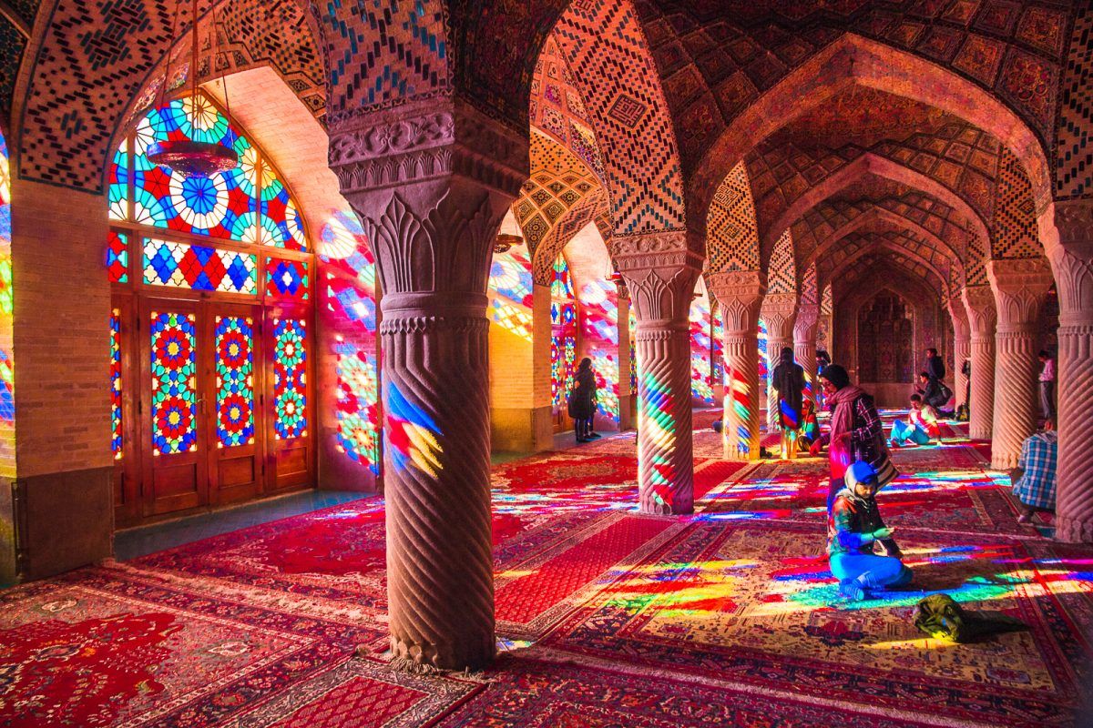 Mesquita no Irão com poucos maometanos