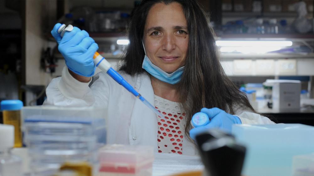 Investigadora Israelita Profª Naama Geva-Zatorsky. (Foto: Rami Shlush, Haaretz)
