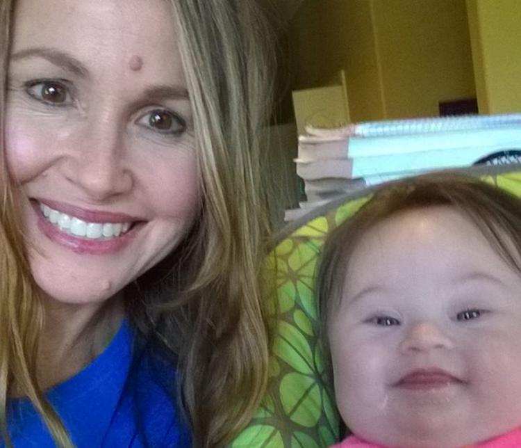Courtney Baker e Emersyn Faith - a mãe e a filha