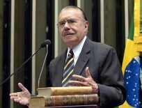 Sarney critica retirada de “Deus seja louvado” das notas do real