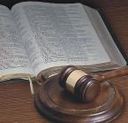 biblia_no_tribunal.jpg