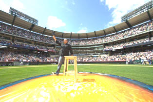 rickwarrenestadioangel.jpg