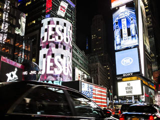 Ecrãs gigantes anunciam Jesus na famosa  Times Square de Nova Iorque (EUA)