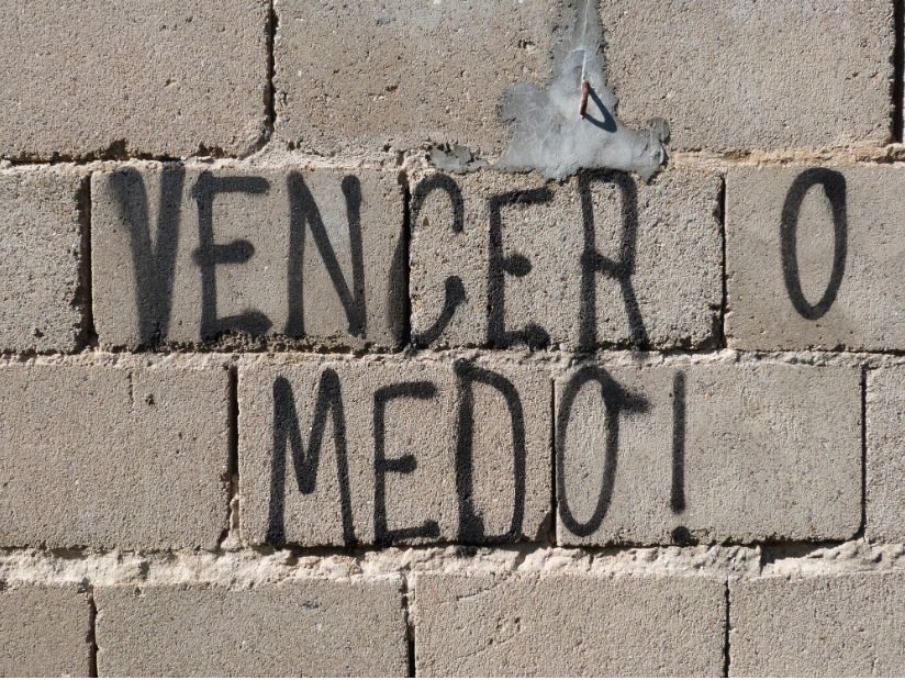 Não tens necessidade de viver com medos vencermedo